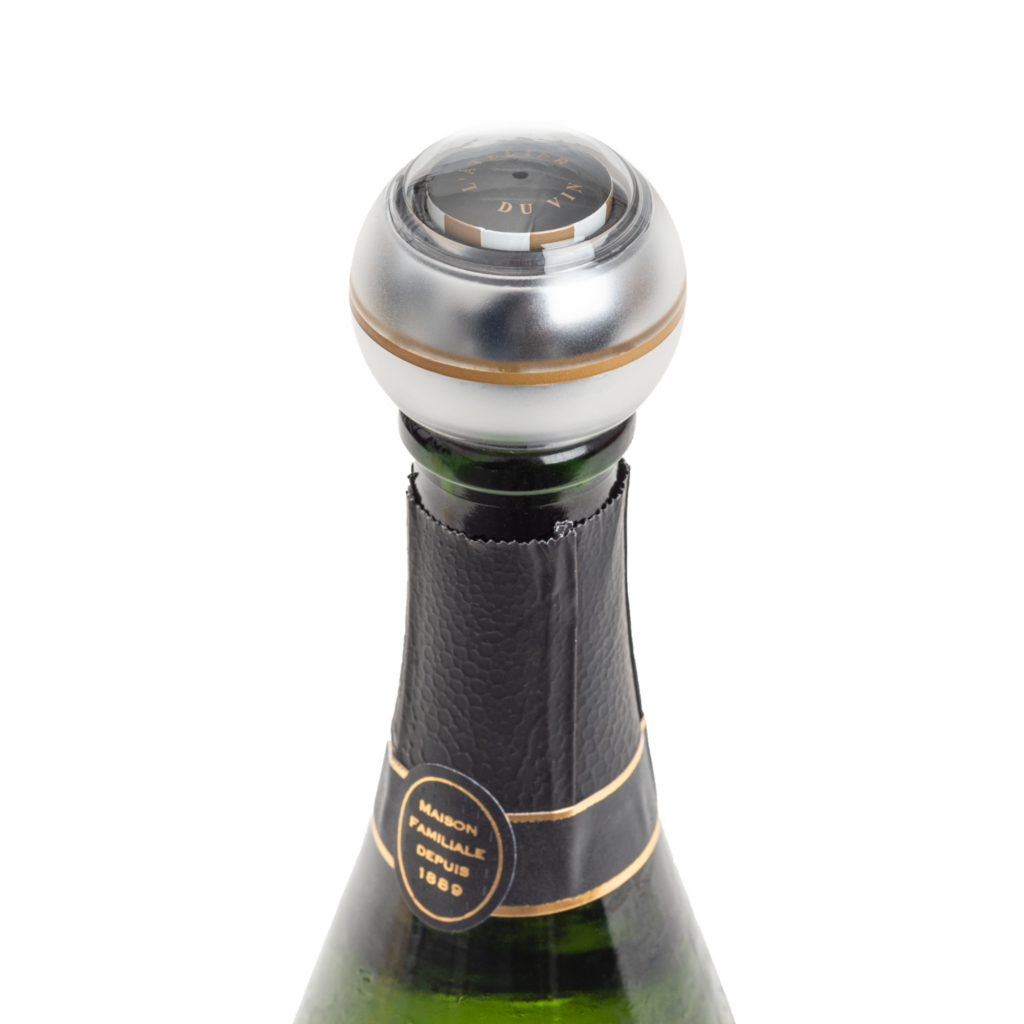 Bubble Indicator stopper on a champagne bottle